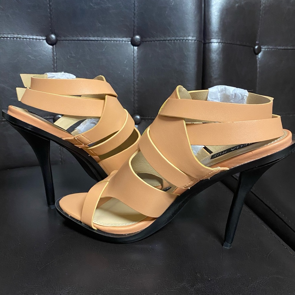 Izabella Rue Heels - Picture 3 of 7